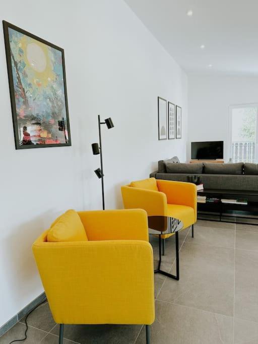 Apartment 100 Qm Im Weindorf - Balkon/Garage Aspisheim Kültér fotó